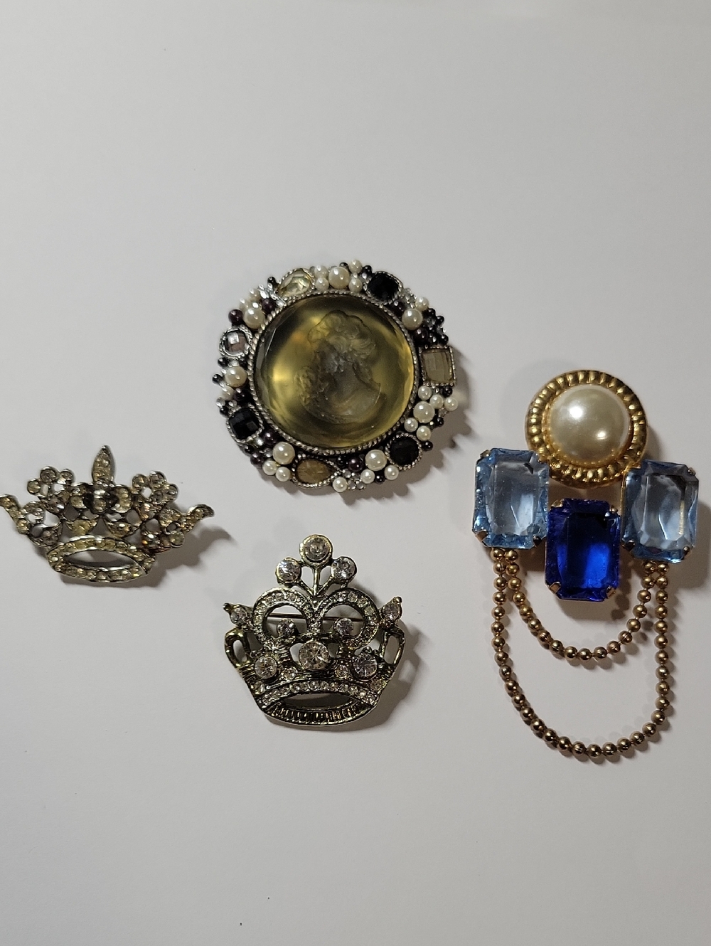 Vintage-Inspired Gold  Tone Pearl & Blue Crystal Brooch Set - Women Jewelry